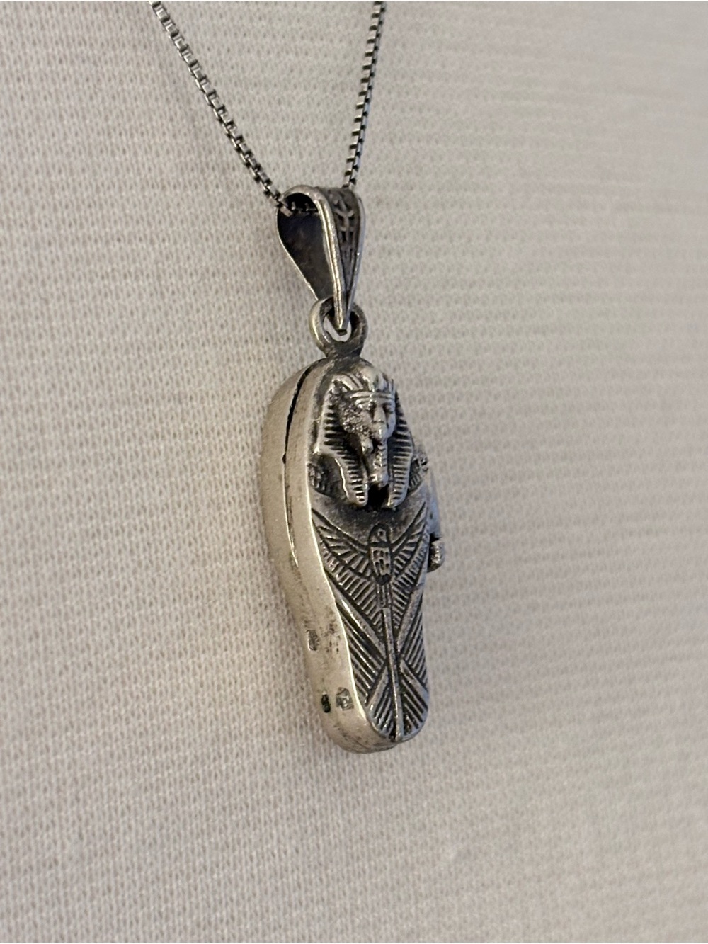 Vintage silver Egyptian sarcophagus hinged charm/pendant w/ removable mummy!